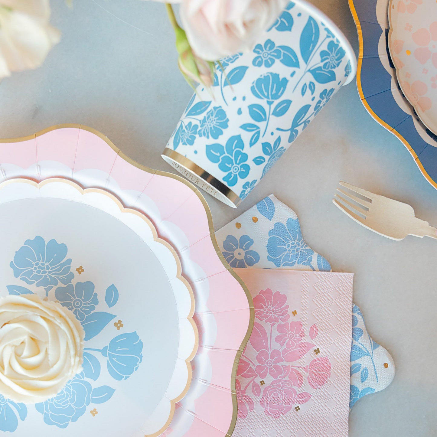 Belle Blue Elegant Floral Dinner Napkins
