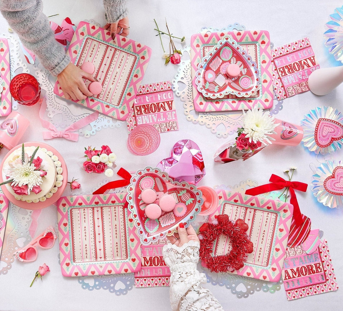 Sweetheart Iridescent Doily Placemats (10 count)