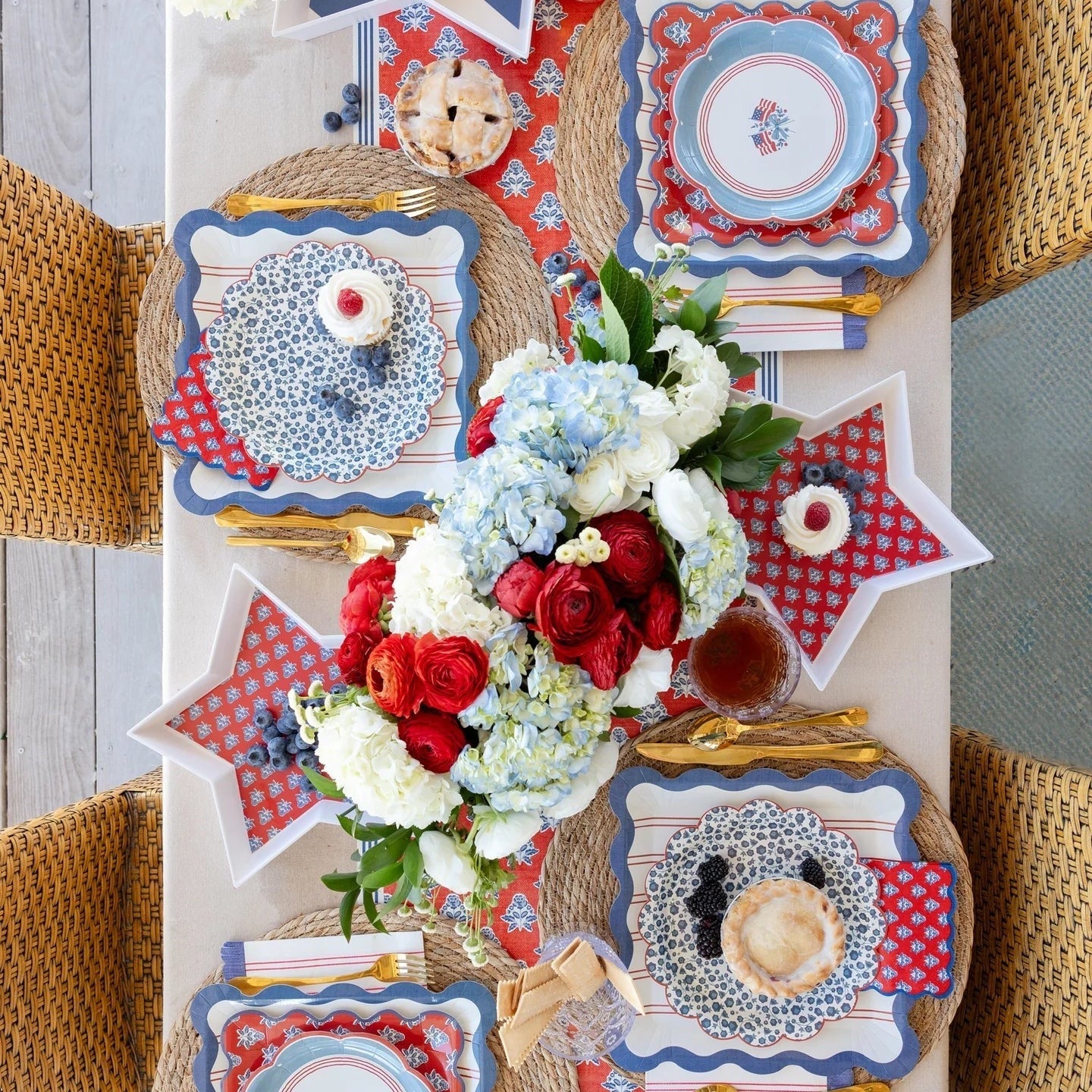 Stacking Stars Bamboo Tray Set