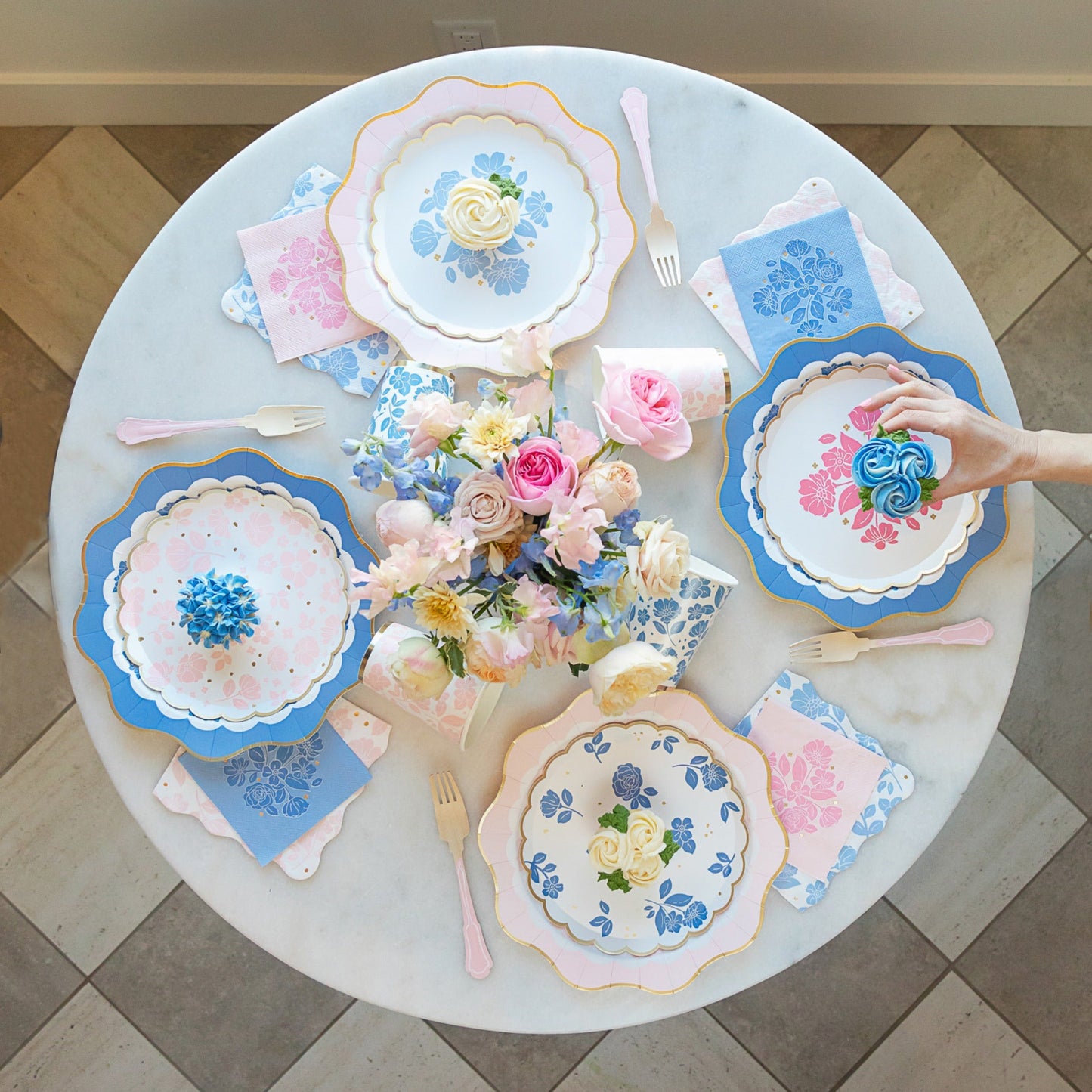 Belle Blue Elegant Floral Dinner Plates