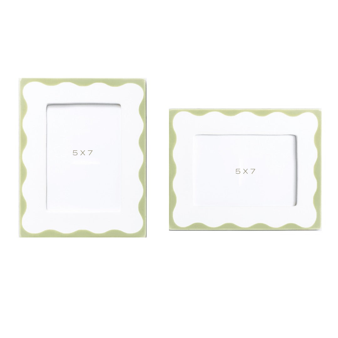 Customizable Scallop Picture Frame