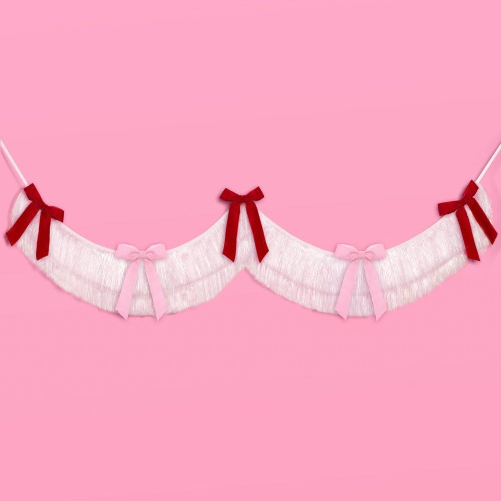 Bow Fringe Banner