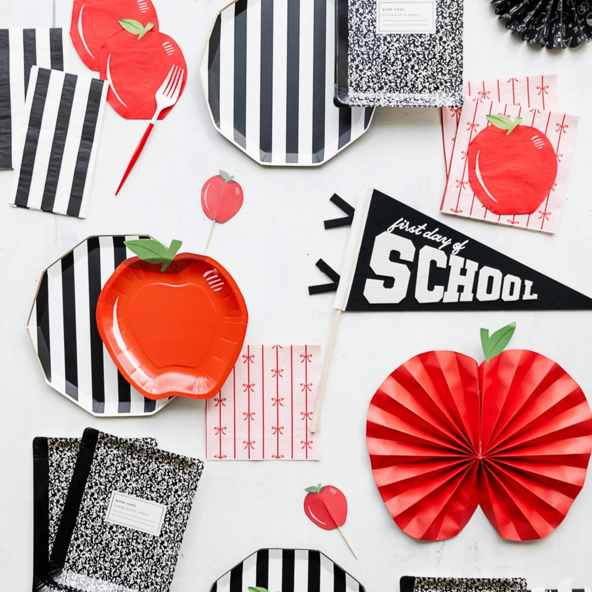 Signature Bow Small Napkins