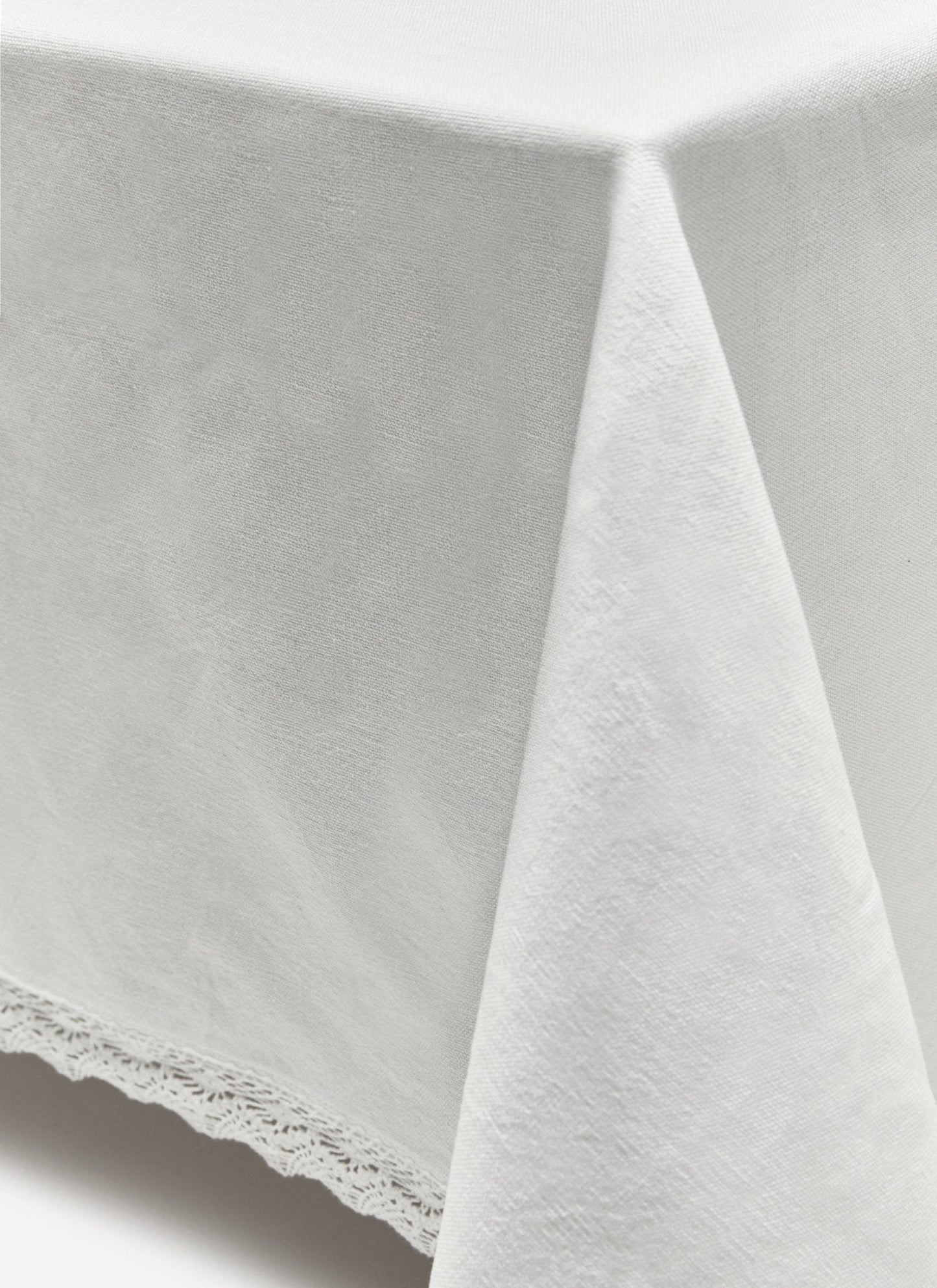 LACE - White Tablecloth